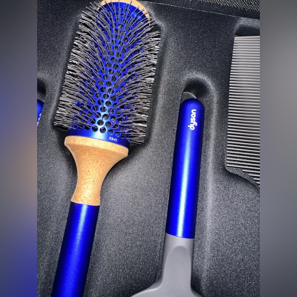 Dyson Professional Stylist Brush Kit - Picture 7 of 13